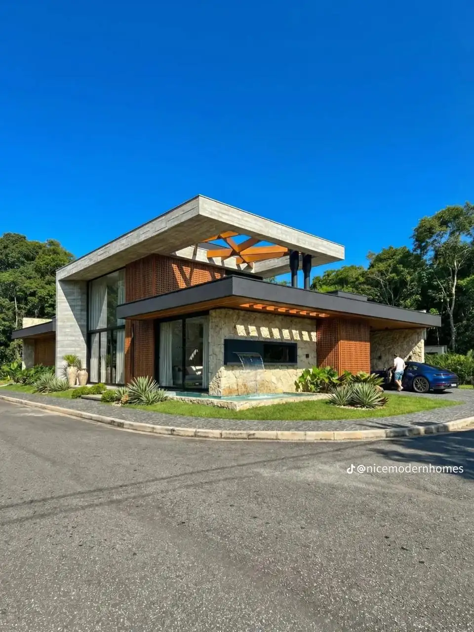 Luxury Villa 15kW Hybrid