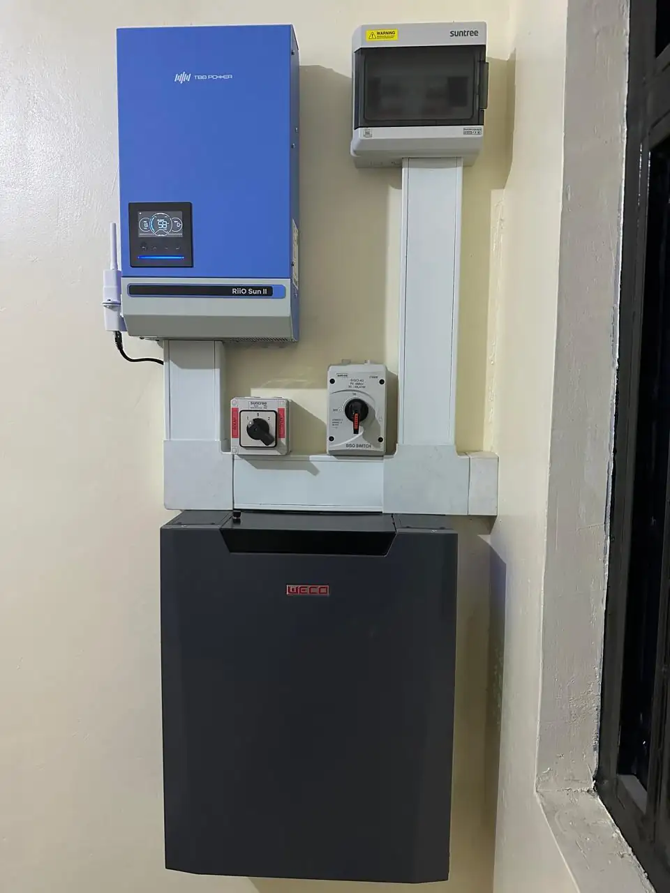 TBB Power inverter with WECO battery