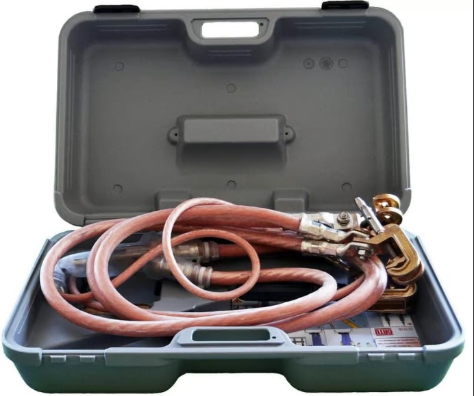 Solar earthing kit with copper rod, clamps and surge arrestor